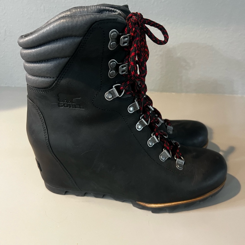 Sorel Black Women's Boots, Size 10, excellent condition